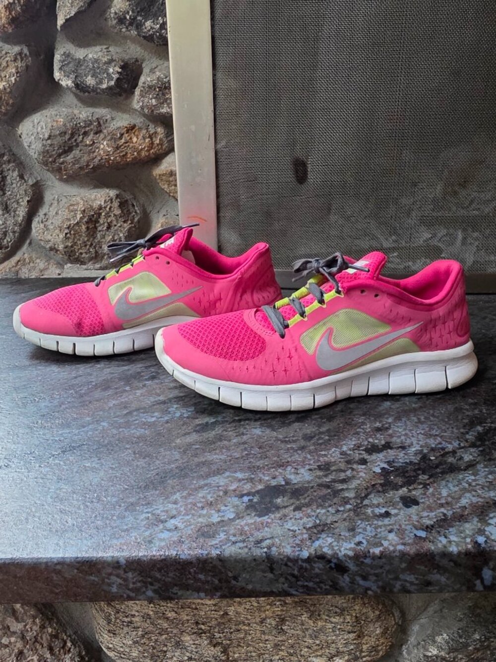 Nike Free Runs 3 Hot Pink Running Shoes YOUTH Size 5.5